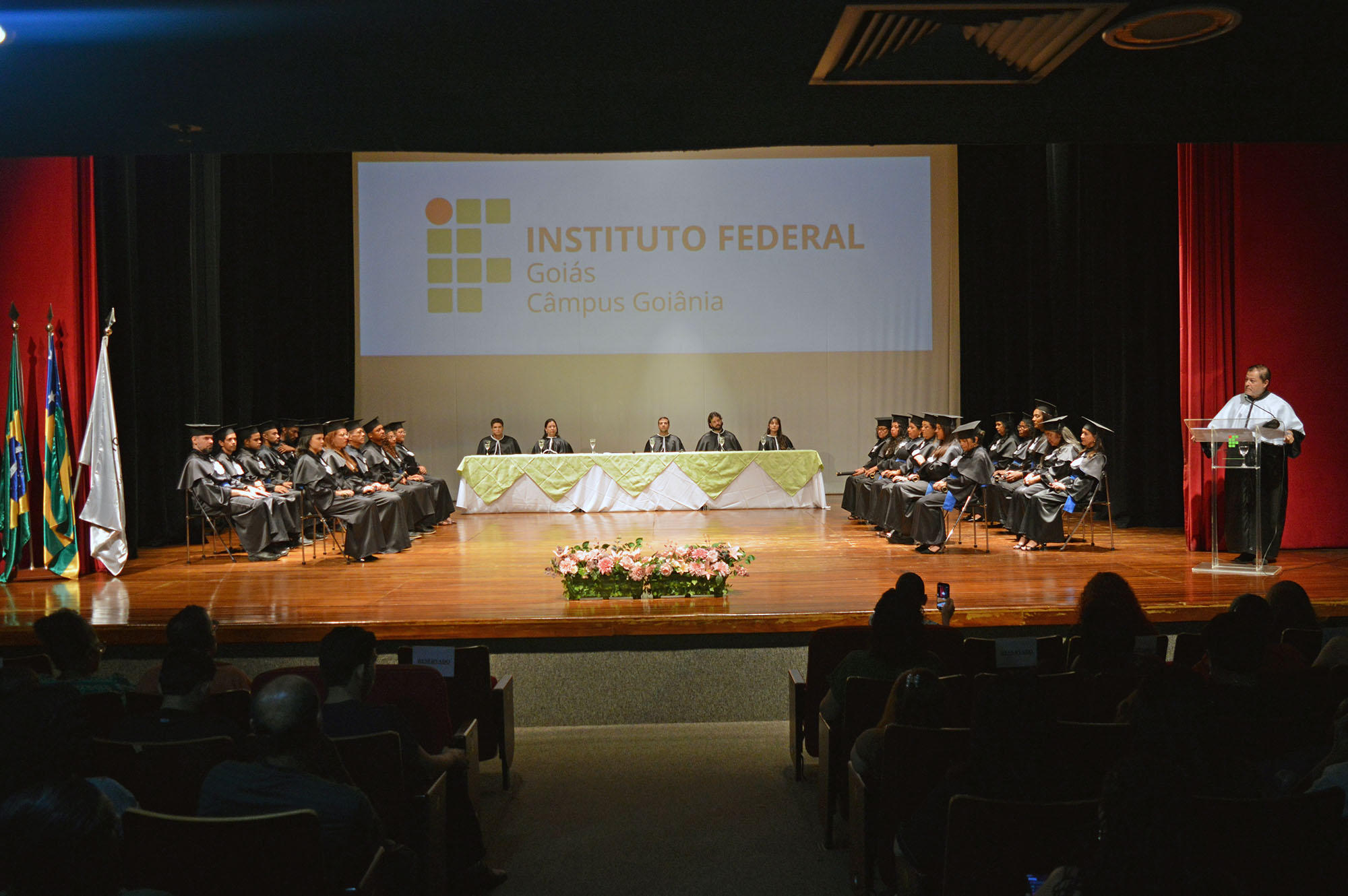Cerimônia foi presidida pelo professor Wanderley Azevedo de Brito.